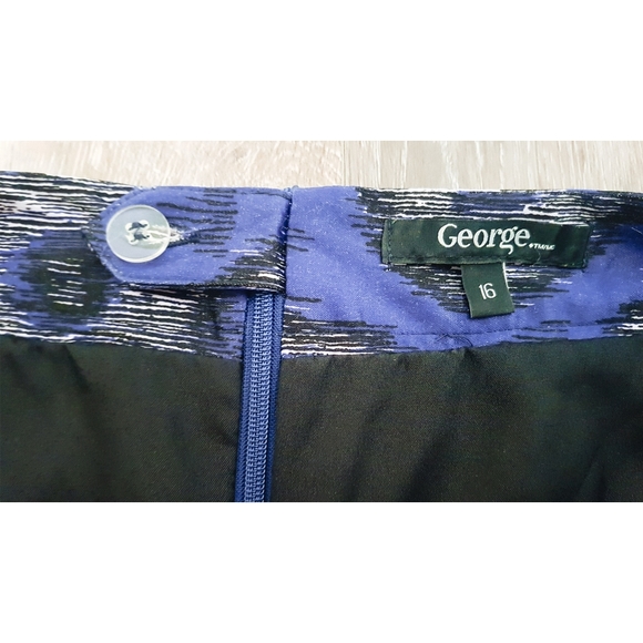 Purple Print George Skirt - Picture 3 of 3